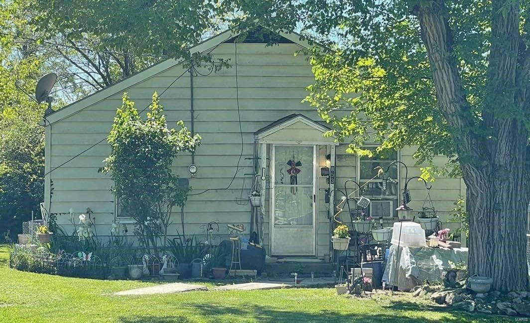 property 853 W Park Manor