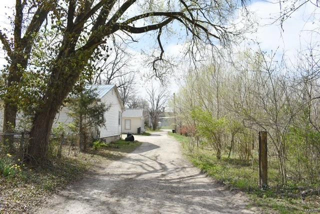 property 405 N Highway 17