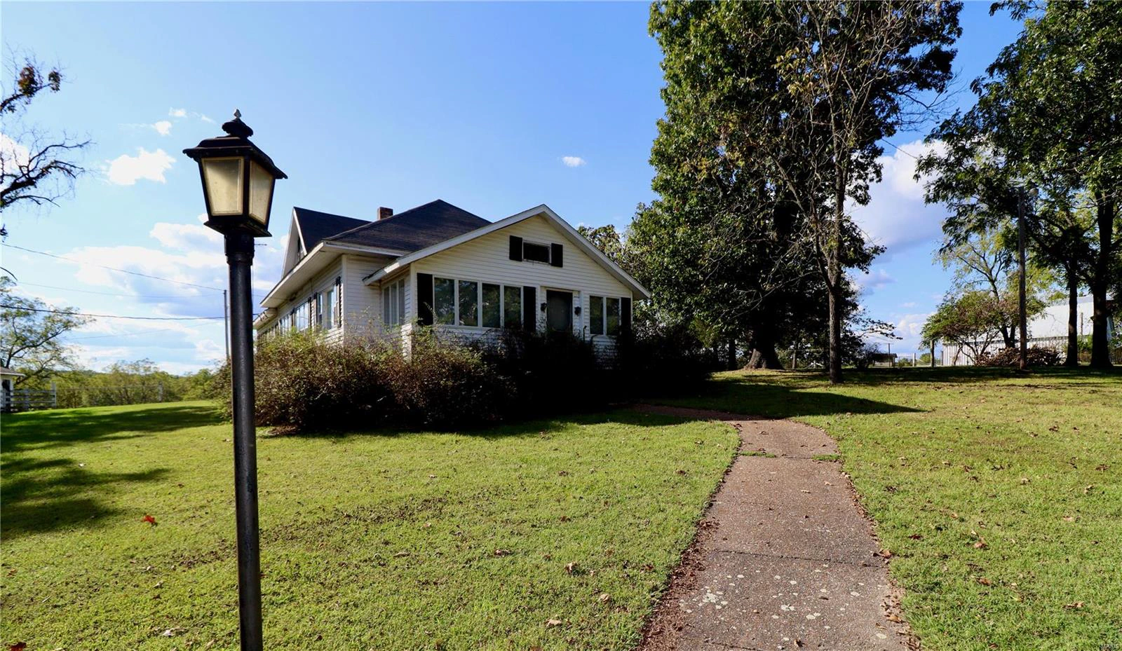 property 33475 Highway 5