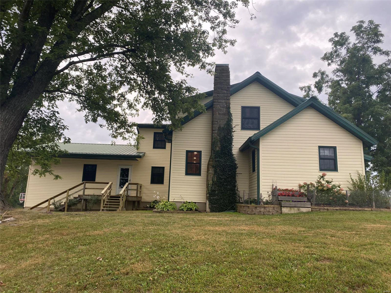 property 13438 YY Hwy