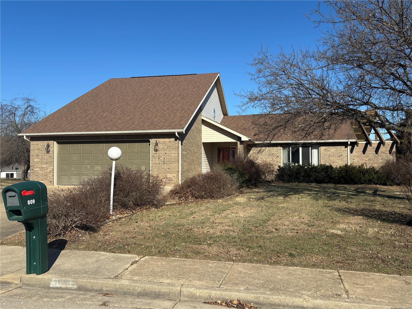 property 809 Cambridge Drive