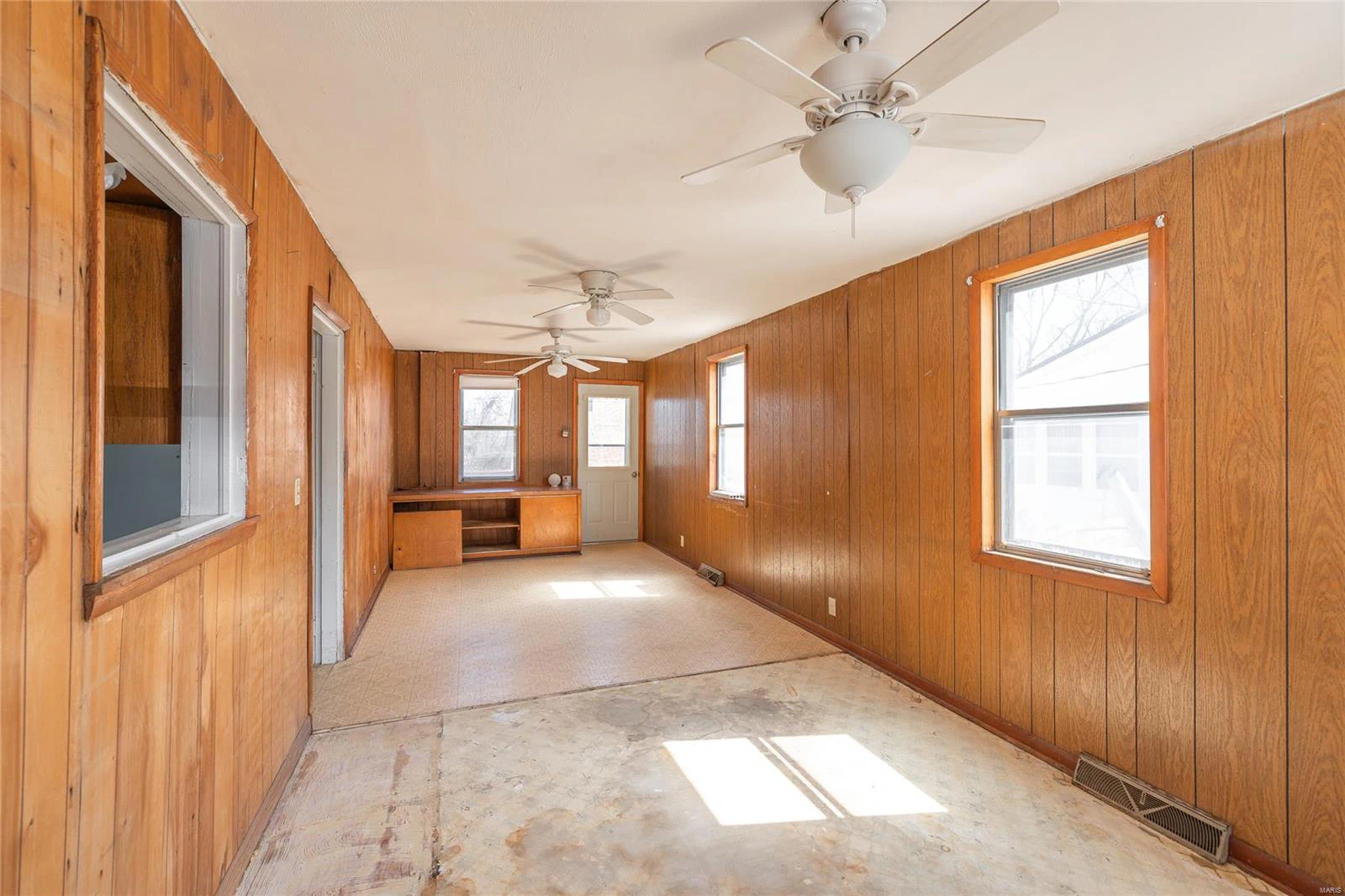 property 104 E Jefferson Avenue