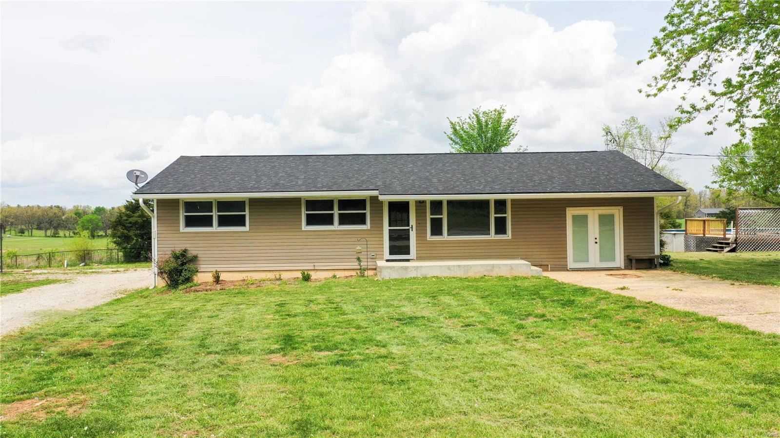 property 2523 E Highway 32