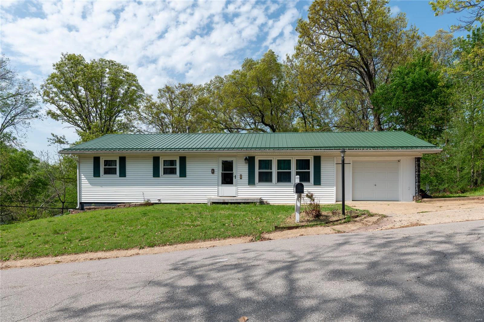 property 21695 Sable Road