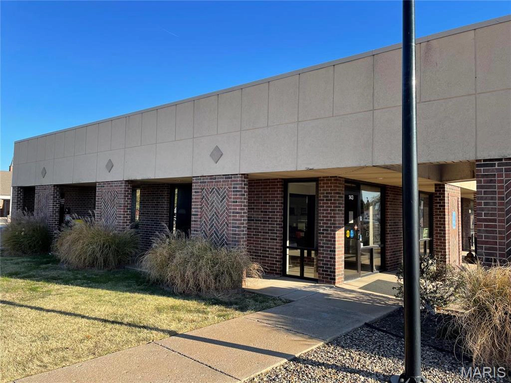 property 141 W Elm Street