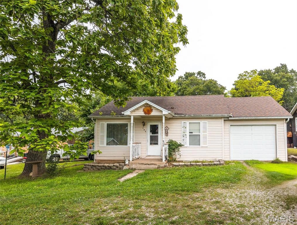 property 306 E 5th Street
