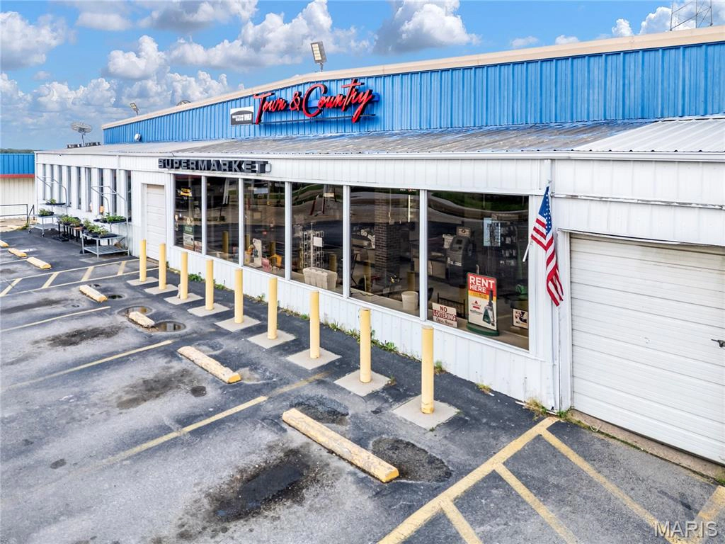 property 500 S Commercial Street