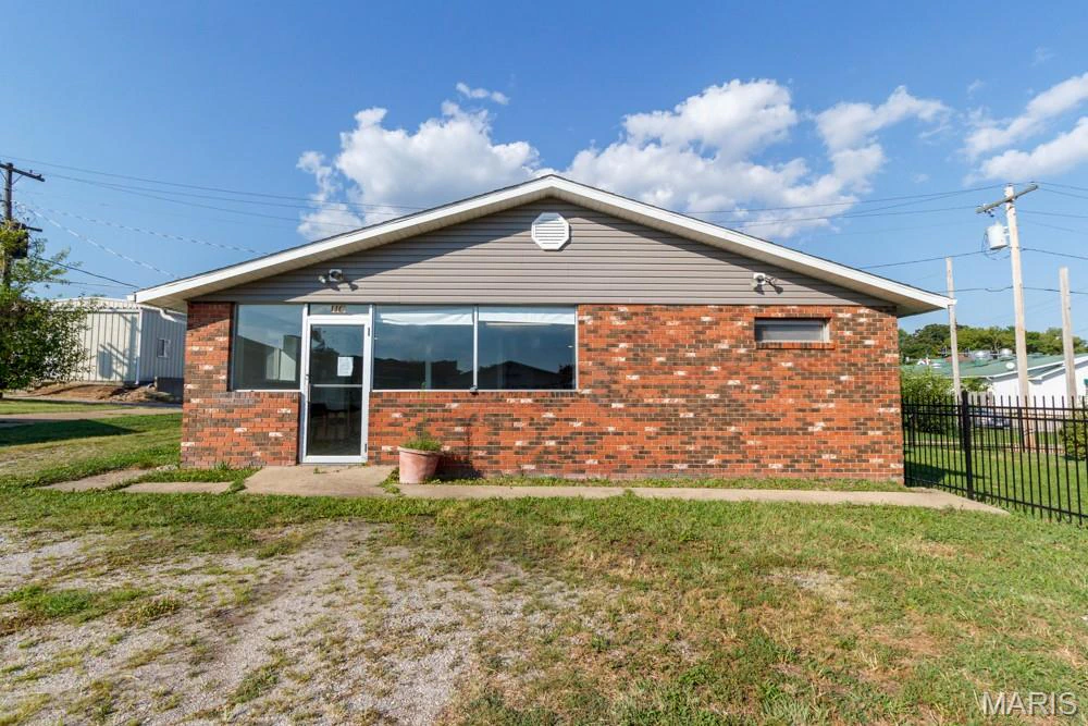 property 114 W Camden Avenue