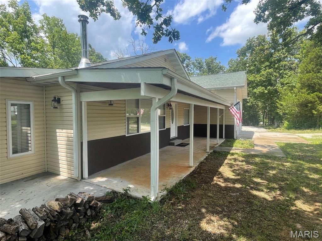property 19875 Highway 17