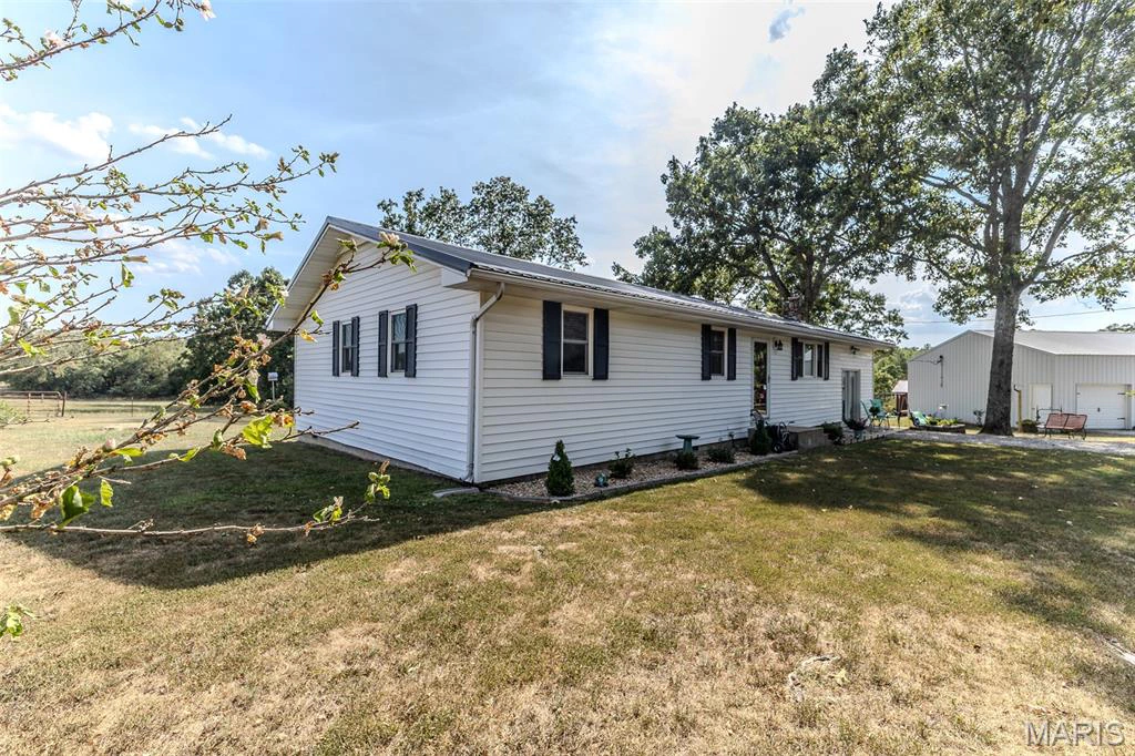 property 18397 Highway HH
