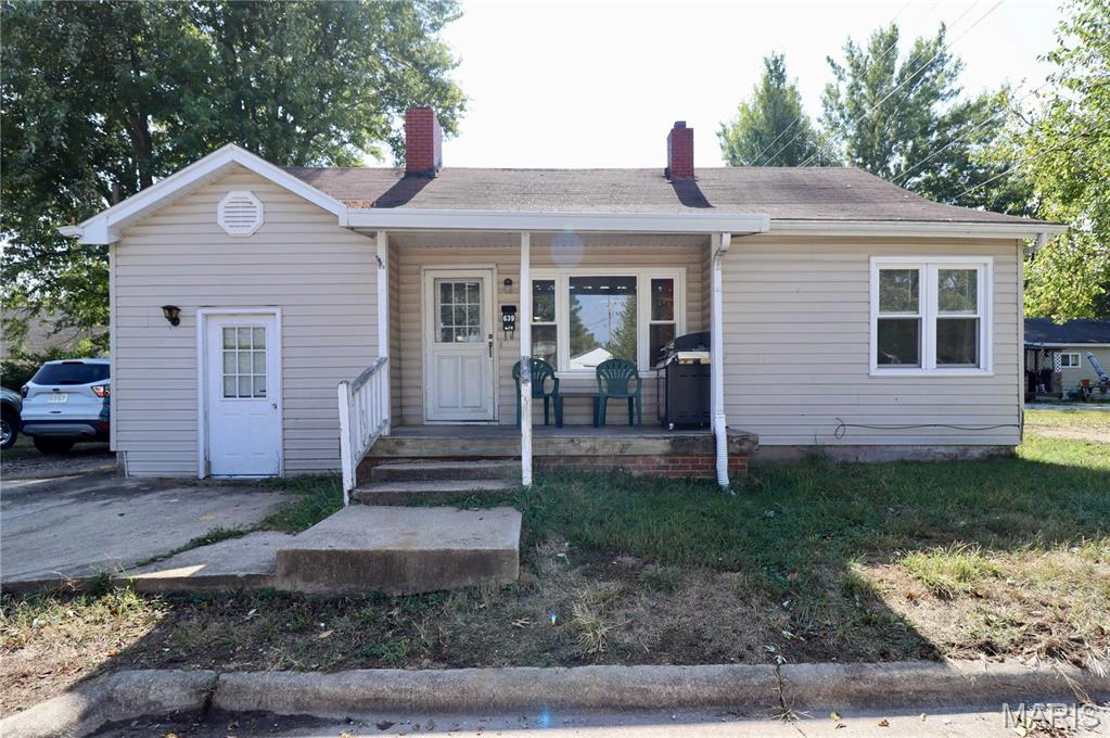 property 639 W 4th Street