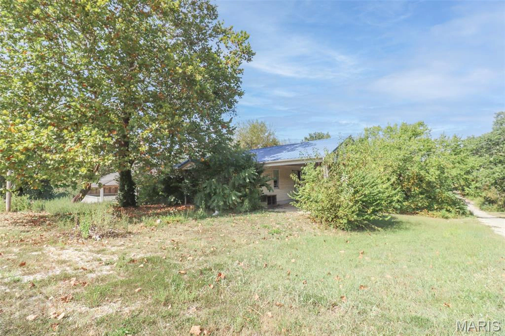 property 200 W 6th Street