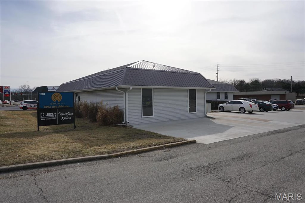 property 1201 Forum Drive