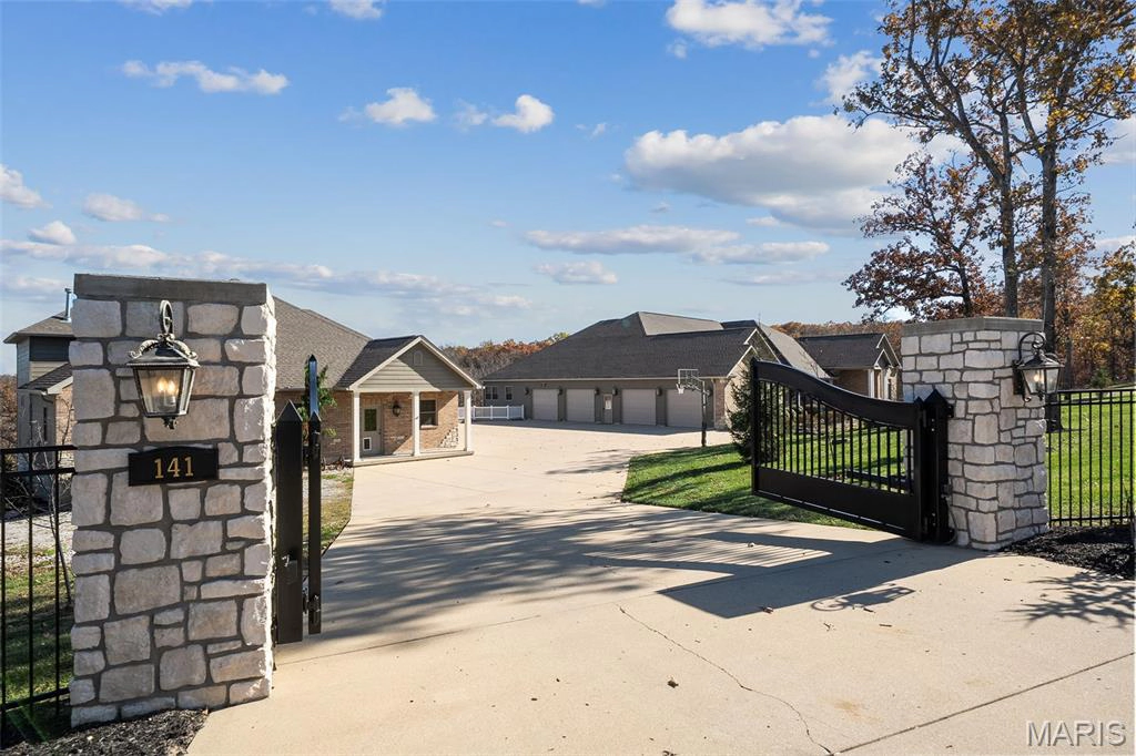 property 141 W Hickory Ridge Road