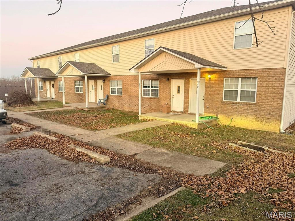 property 401-411 Country Villa