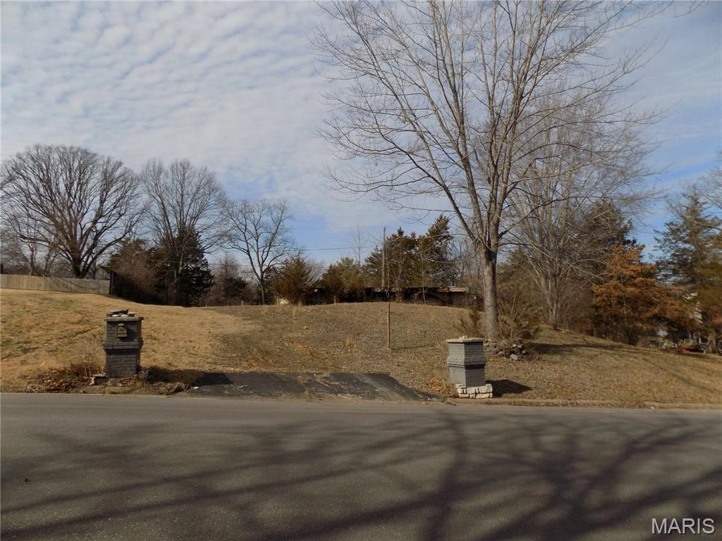 property 1102 Sycamore Drive