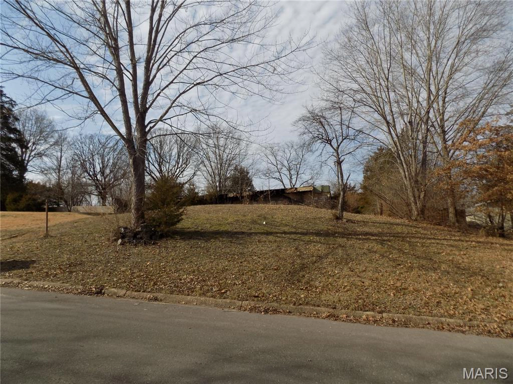 property 1102 Sycamore Drive