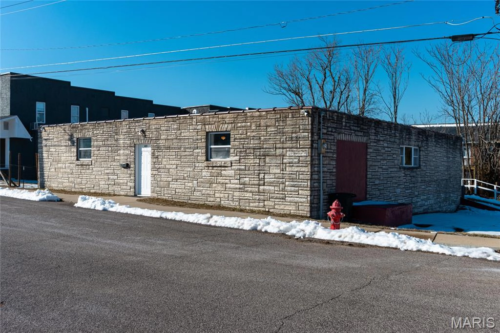 property 605 E Main Avenue