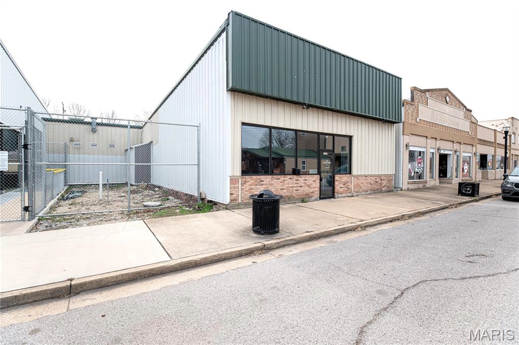 property 120 W Washington Street