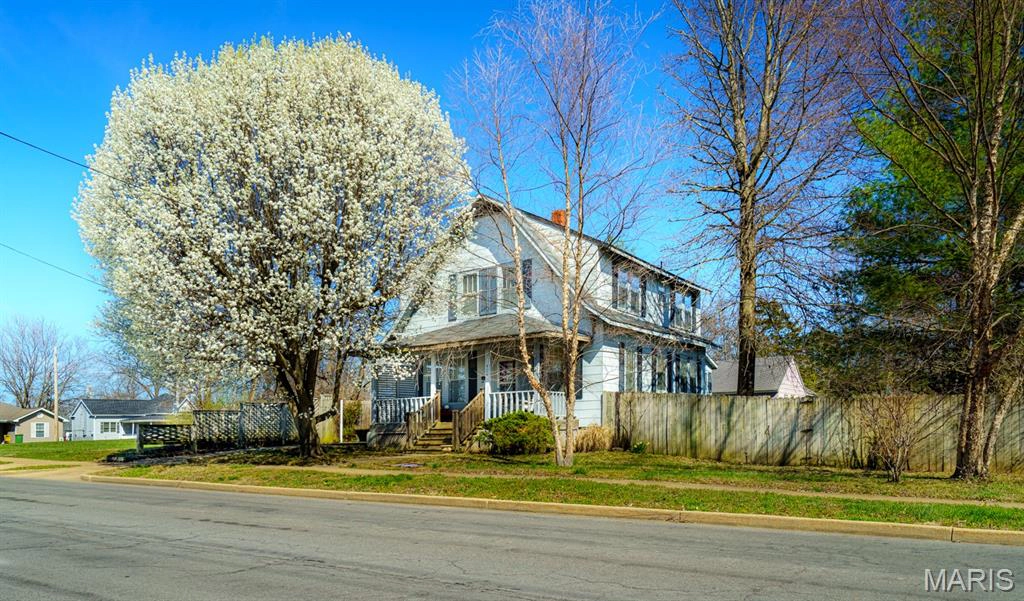 property 404 N Walnut Street