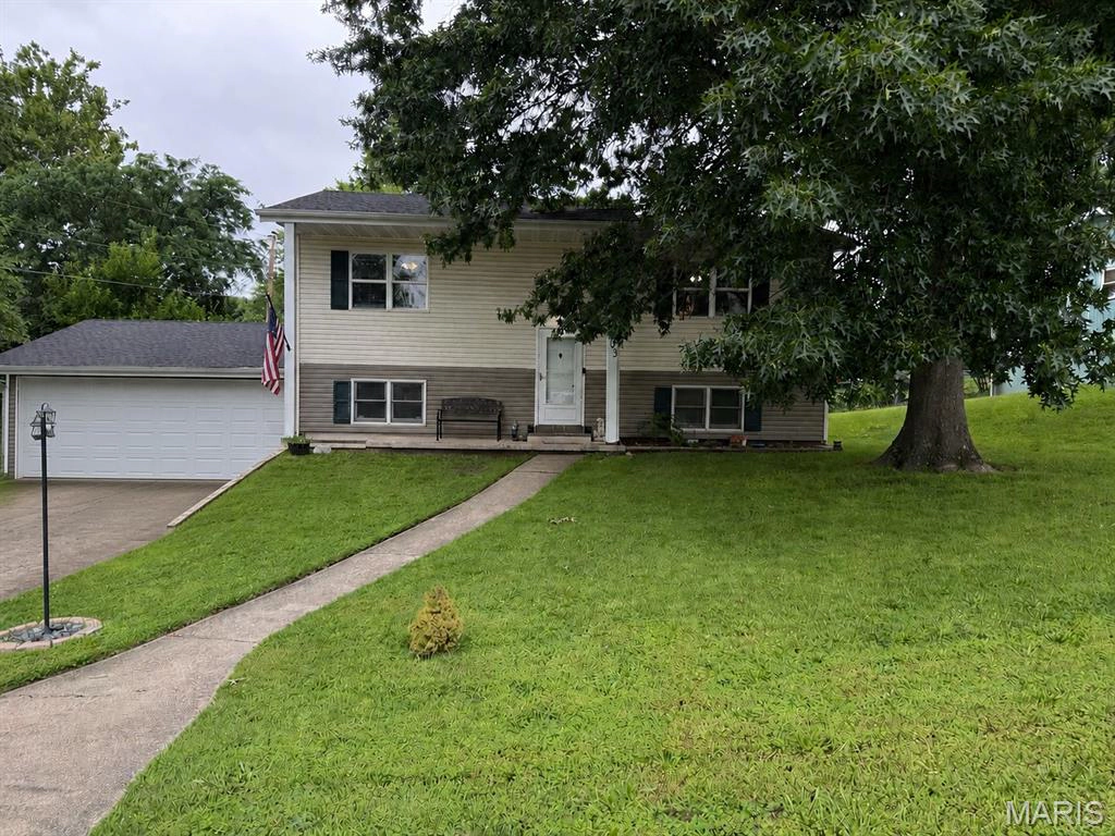 property 1303 Woodlawn Drive