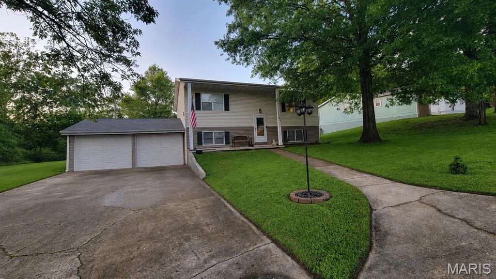 property 1303 Woodlawn Drive