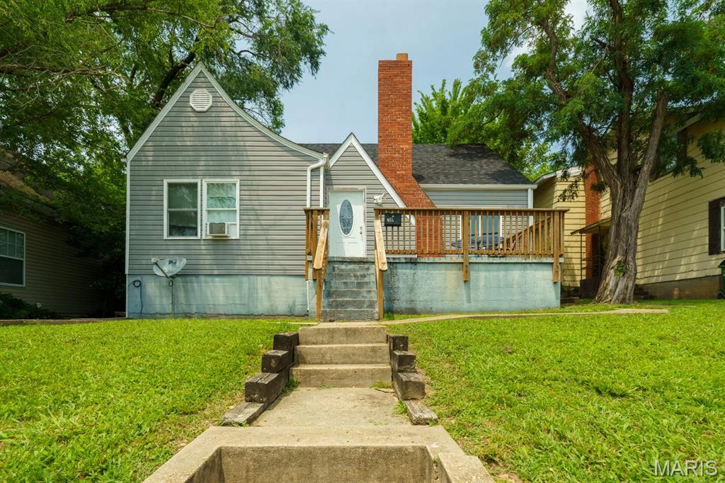 property 709 E 10th Street