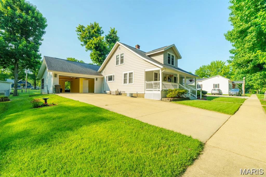 property 116 W Hardy Street