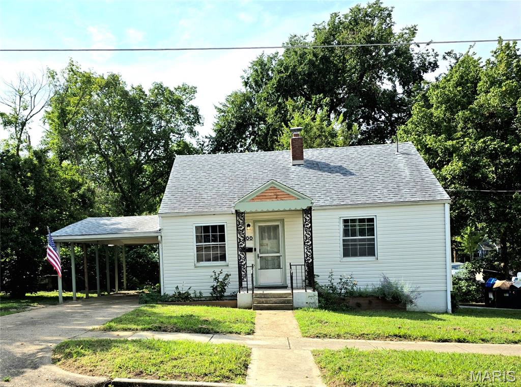 property 200 E 1st Street
