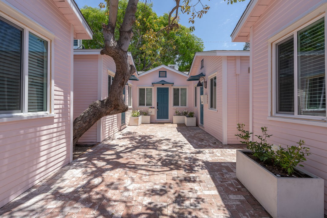 Venice Cottages apartments for rent