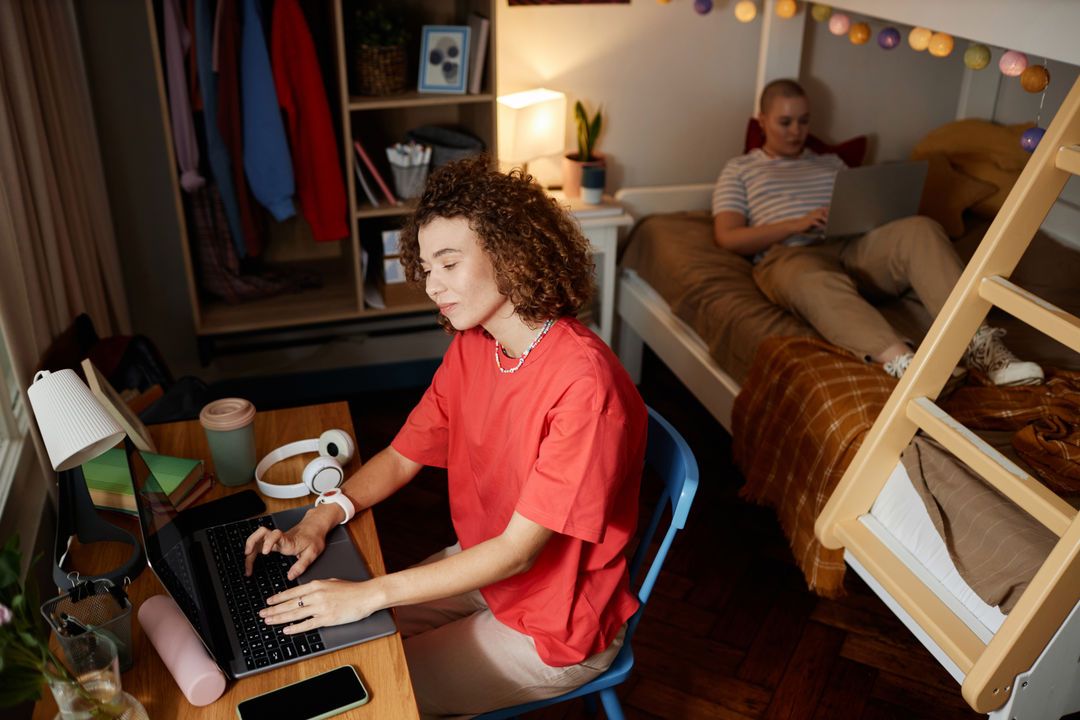 Apply for USC Scholarships with Mosaic Student Communities