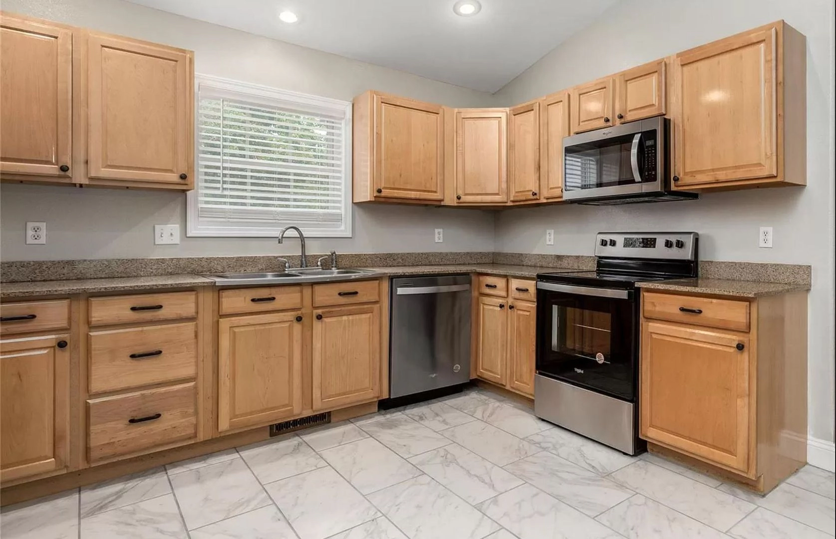 property for rent #4