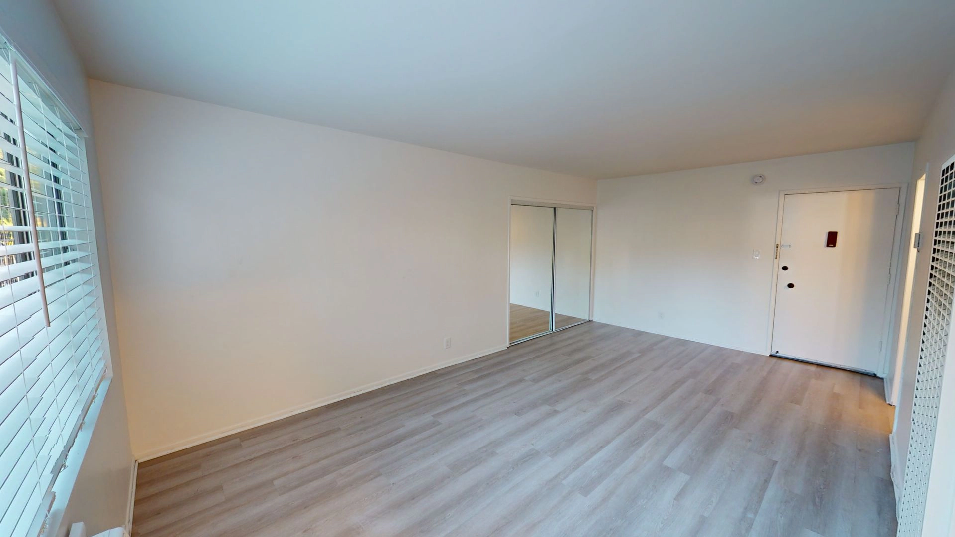 Beautiful Studio Unit Available in West Hollywood!!