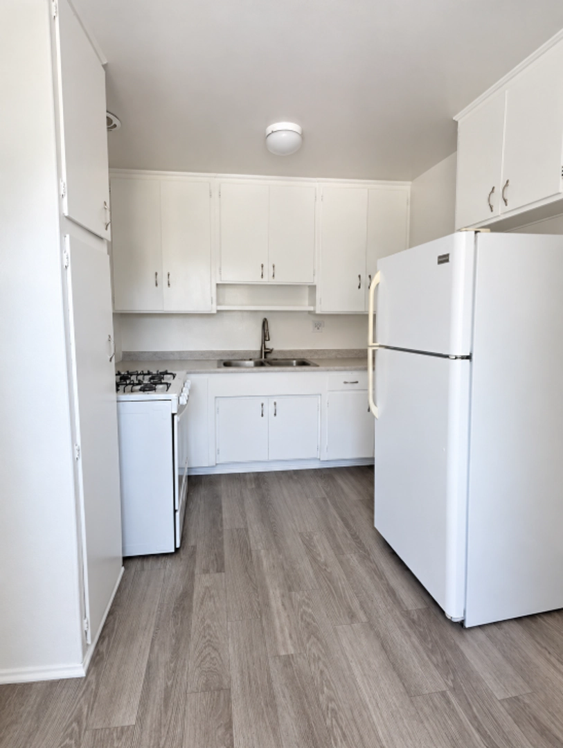 1001 N Gardner