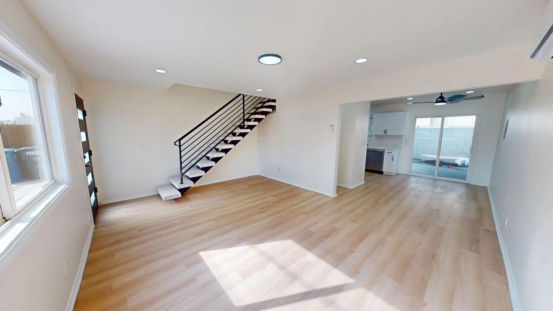 BEAUTIFUL 2 BED | Split Level| Feels Like Home