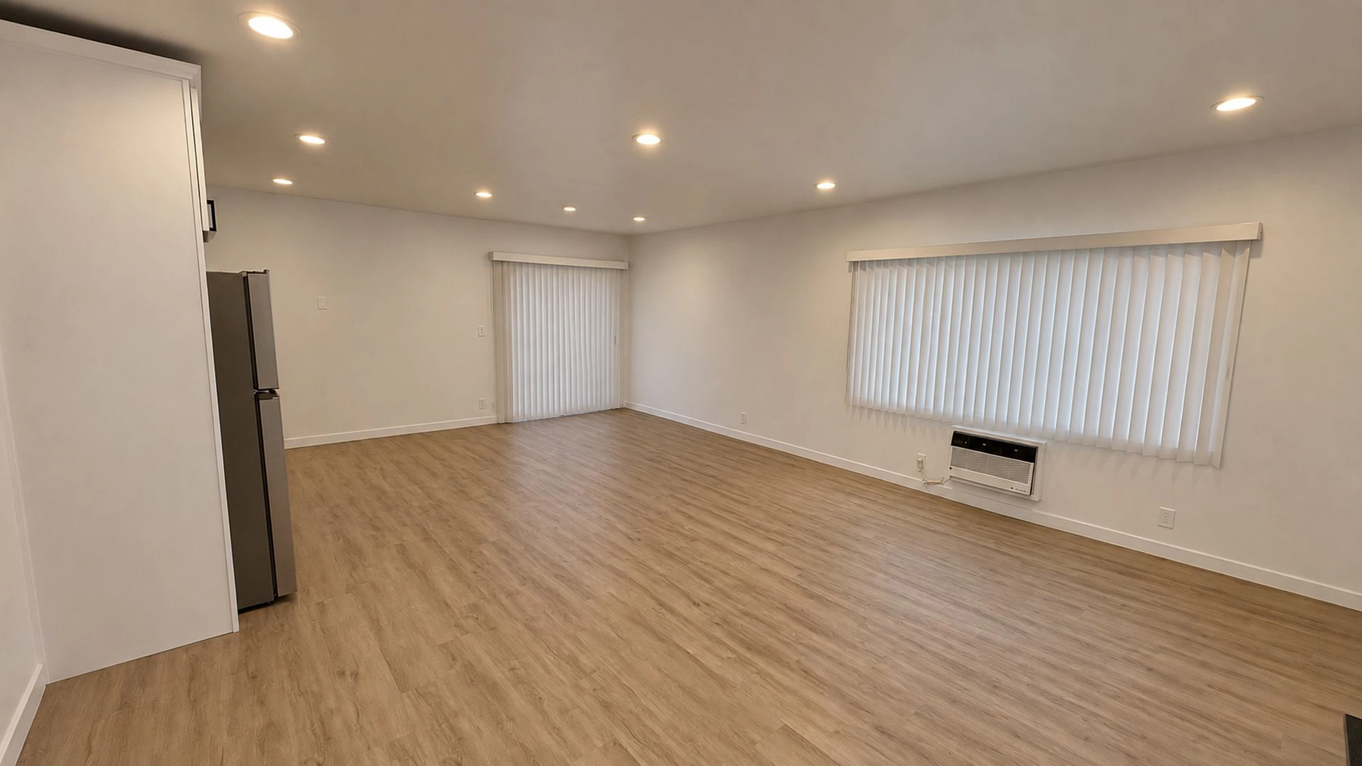 FREE RENT!!* Beautiful & Spacious Unit For Rent