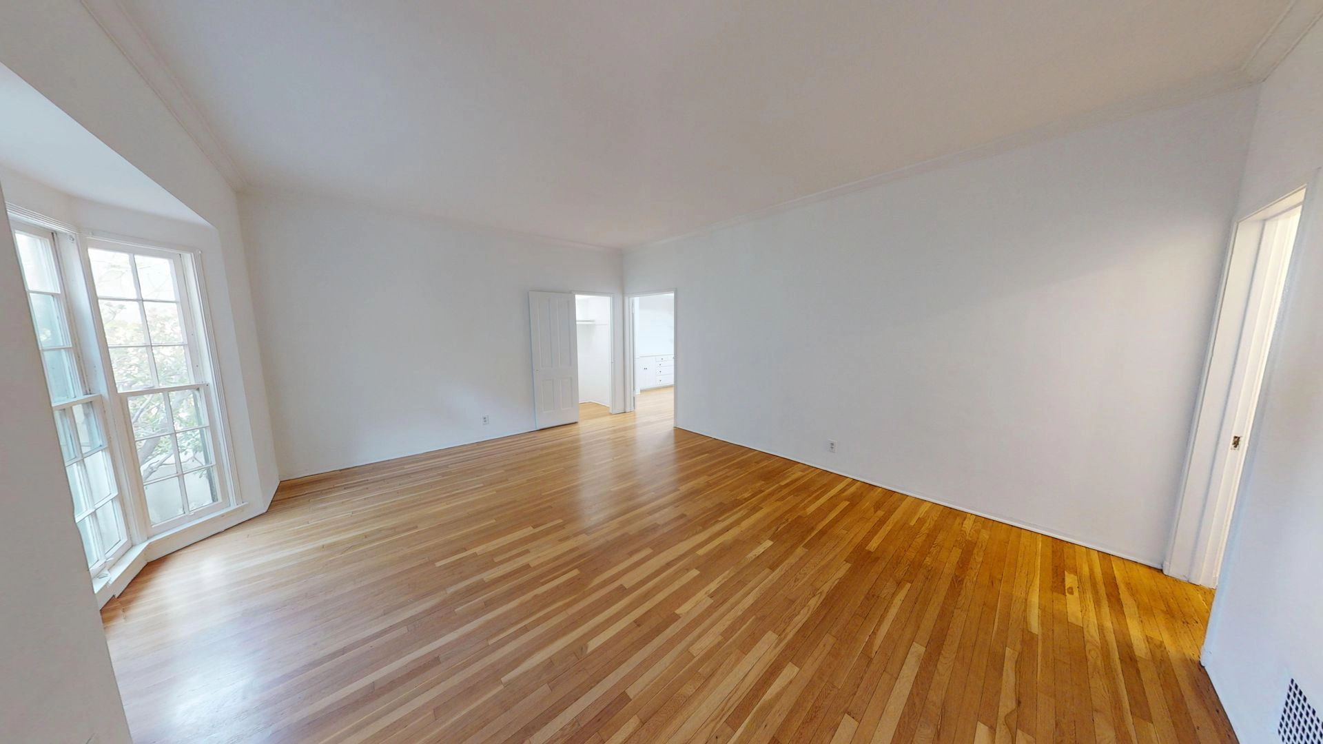 Beautiful & Spacious Unit Available in Los Angeles!