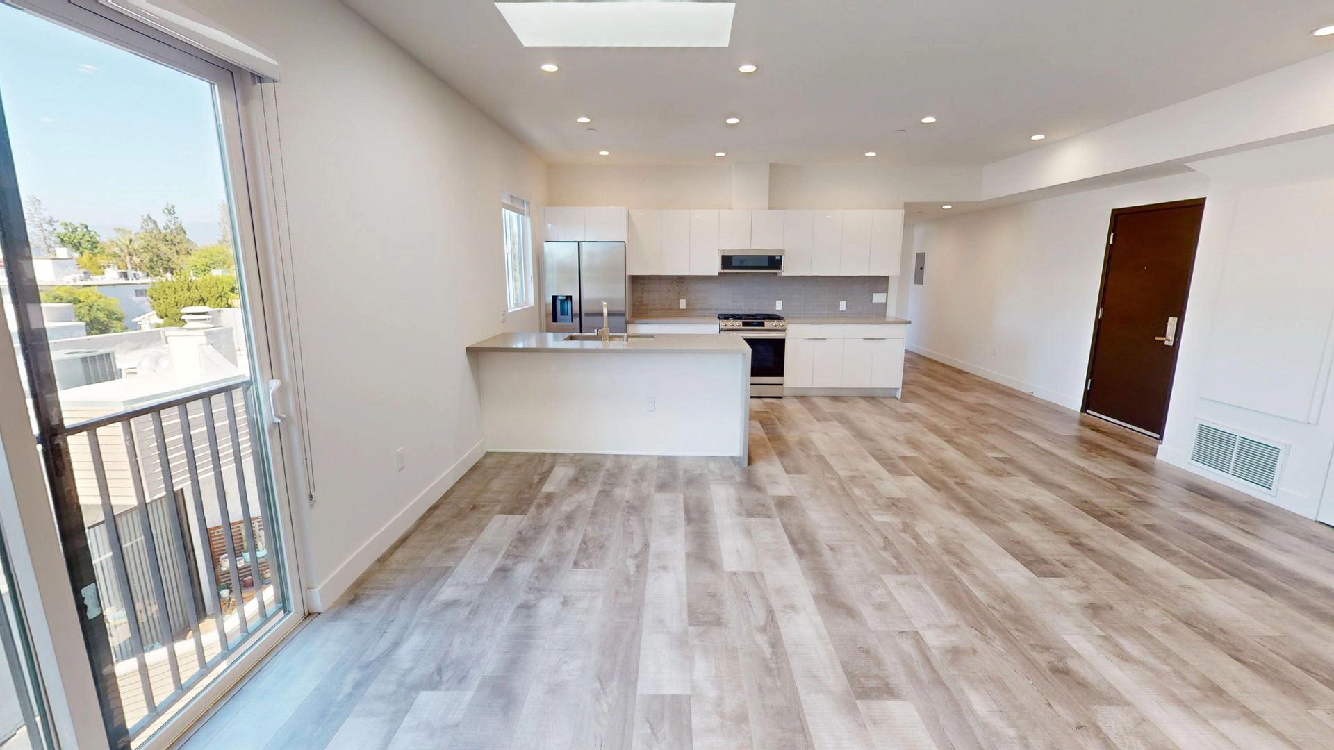 *FREE RENT* Luxury 3 Bedroom Apt Home in Studio City!