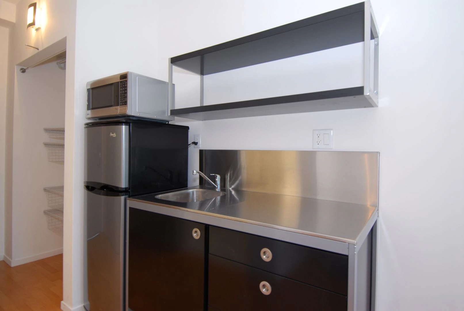 FREE RENT! BEAUTIFUL BACHELOR UNITS AVAILABLE – PASADENA!!