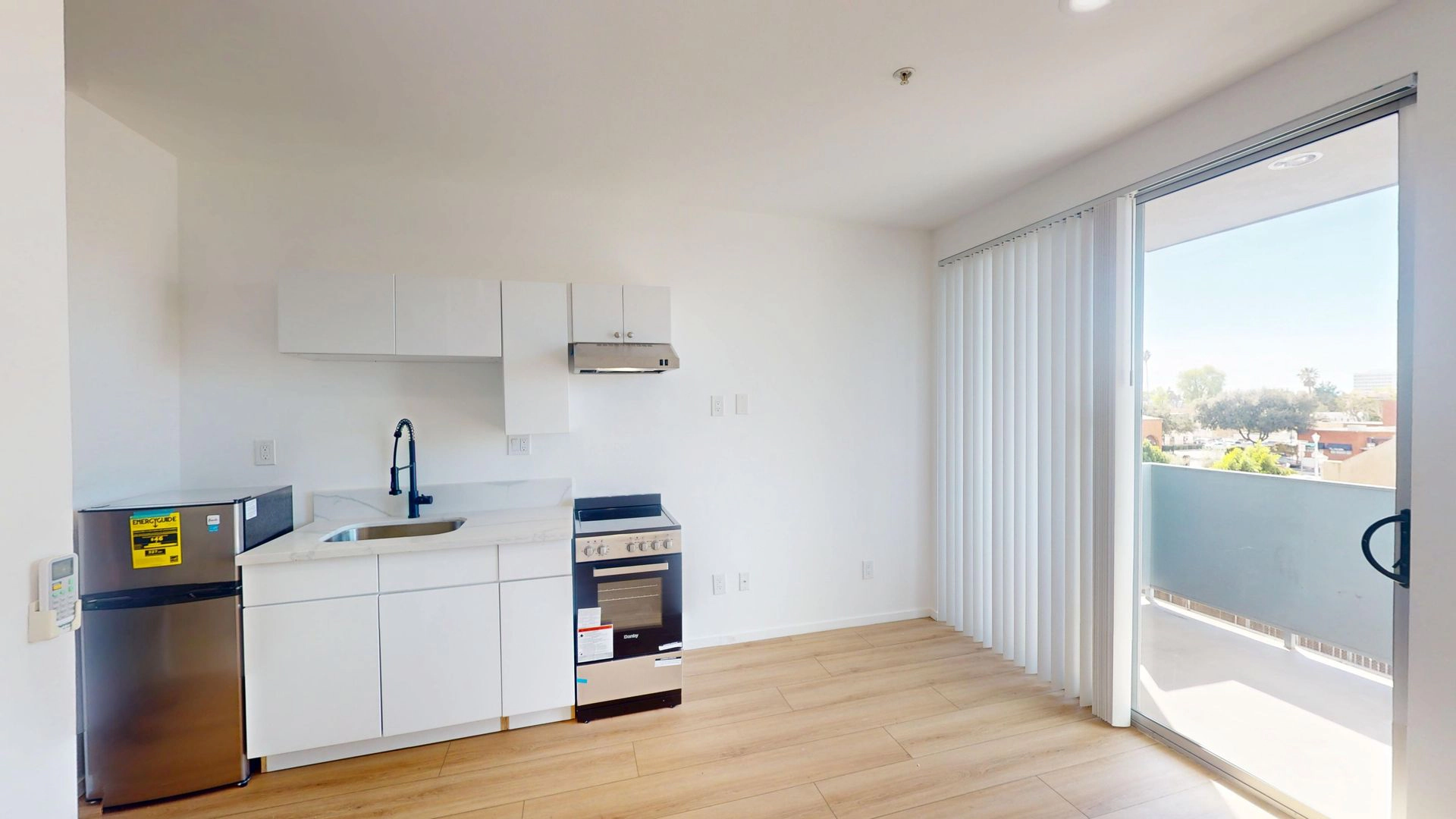 BEAUTIFUL BACHELOR UNITS – NEAR PCC!!