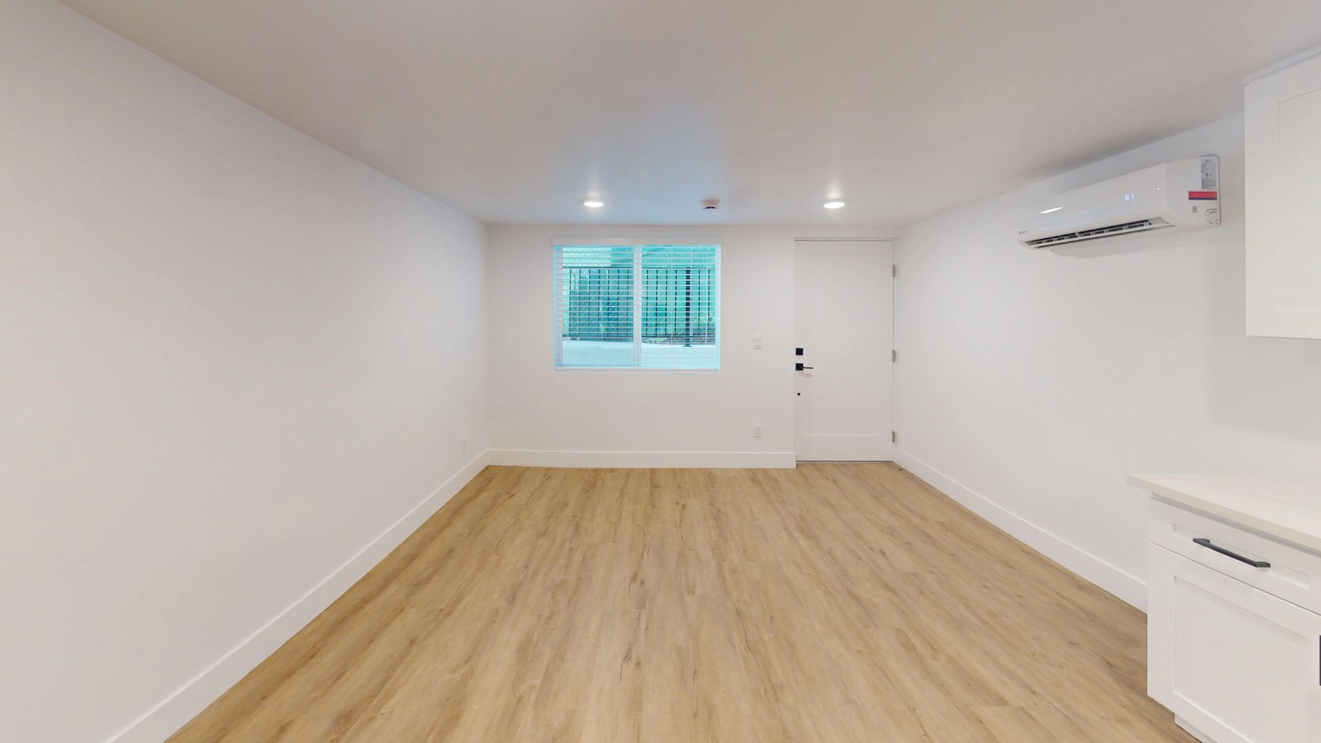FREE RENT! Beautiful studio in Silver Lake!