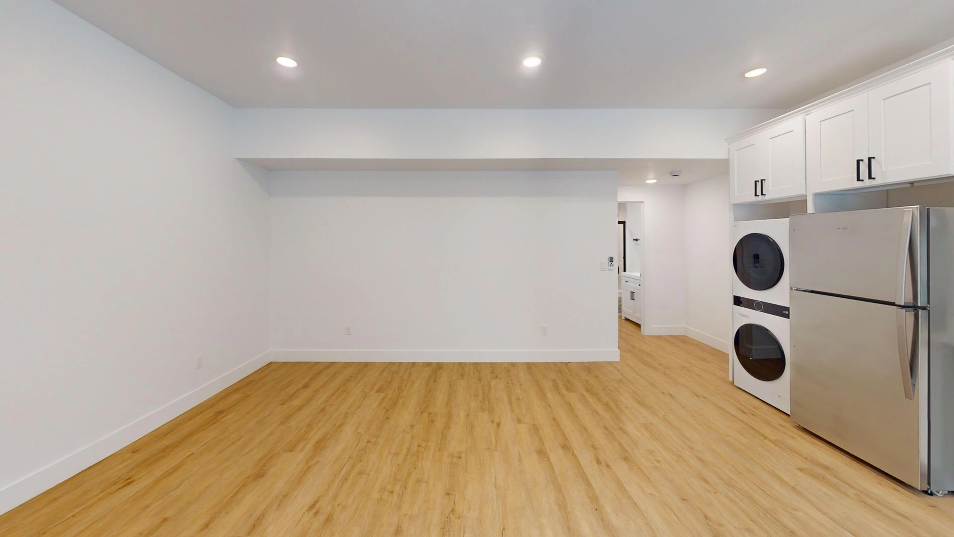 FREE RENT! Beautiful studio in Silver Lake!