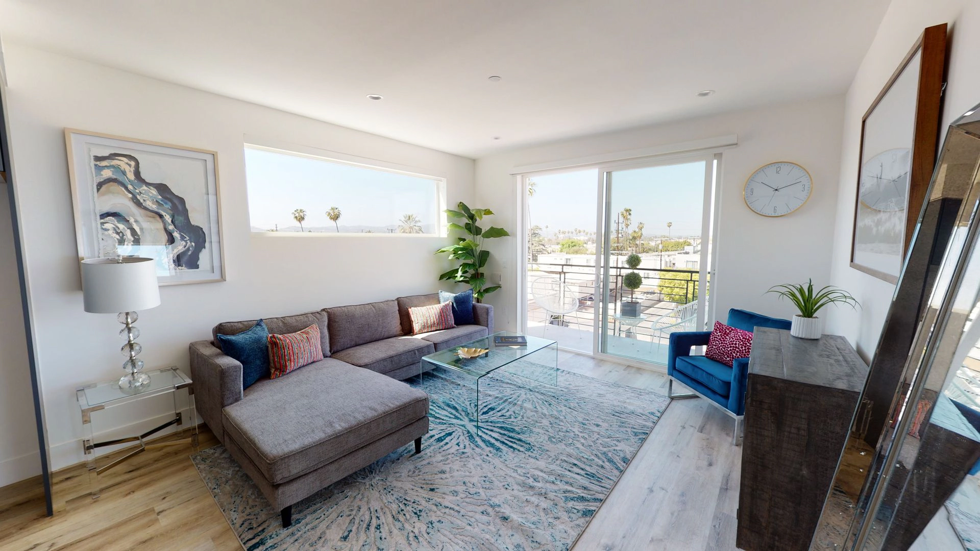 Newly Built Beautiful Apartments in the Van Nuys!