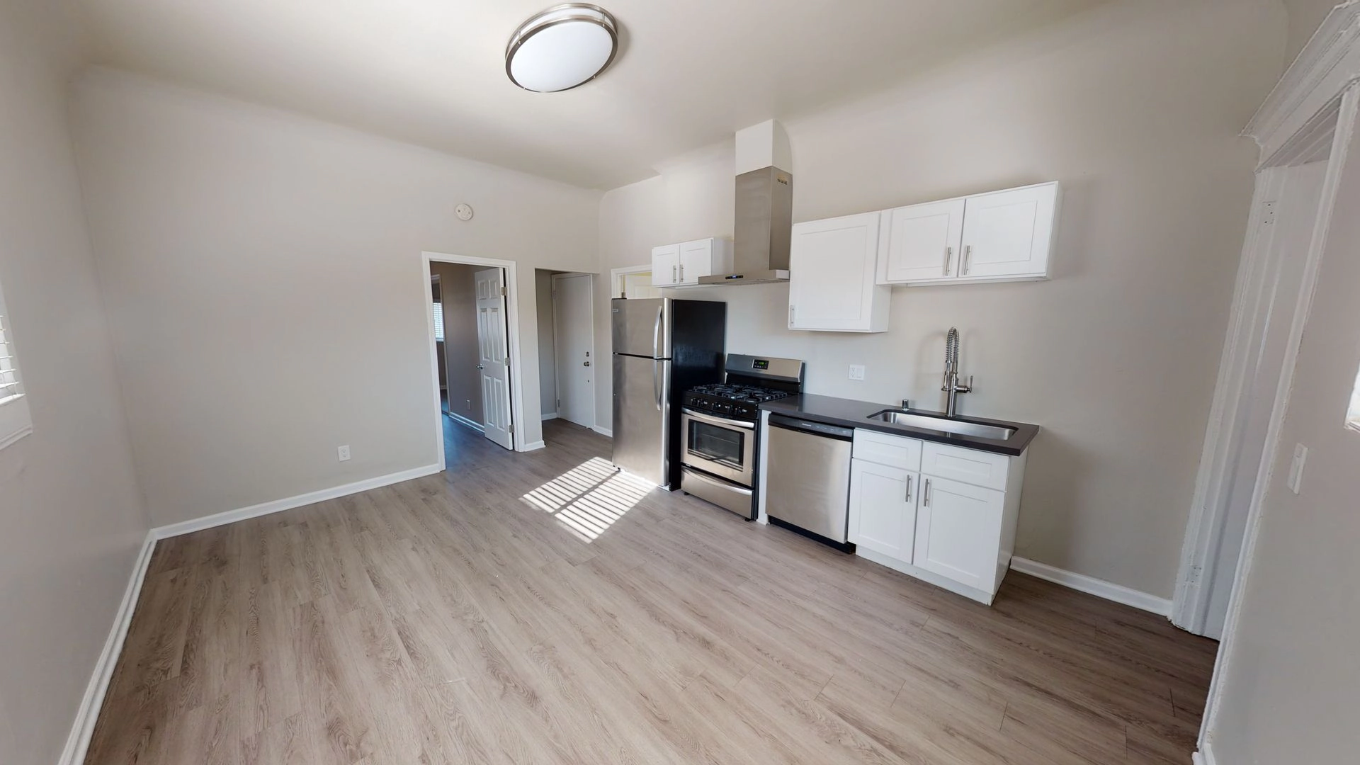FREE RENT! RENOVATED 1 BED & 1 BATH UNIT AVAILABLE – LOS ANGELES!