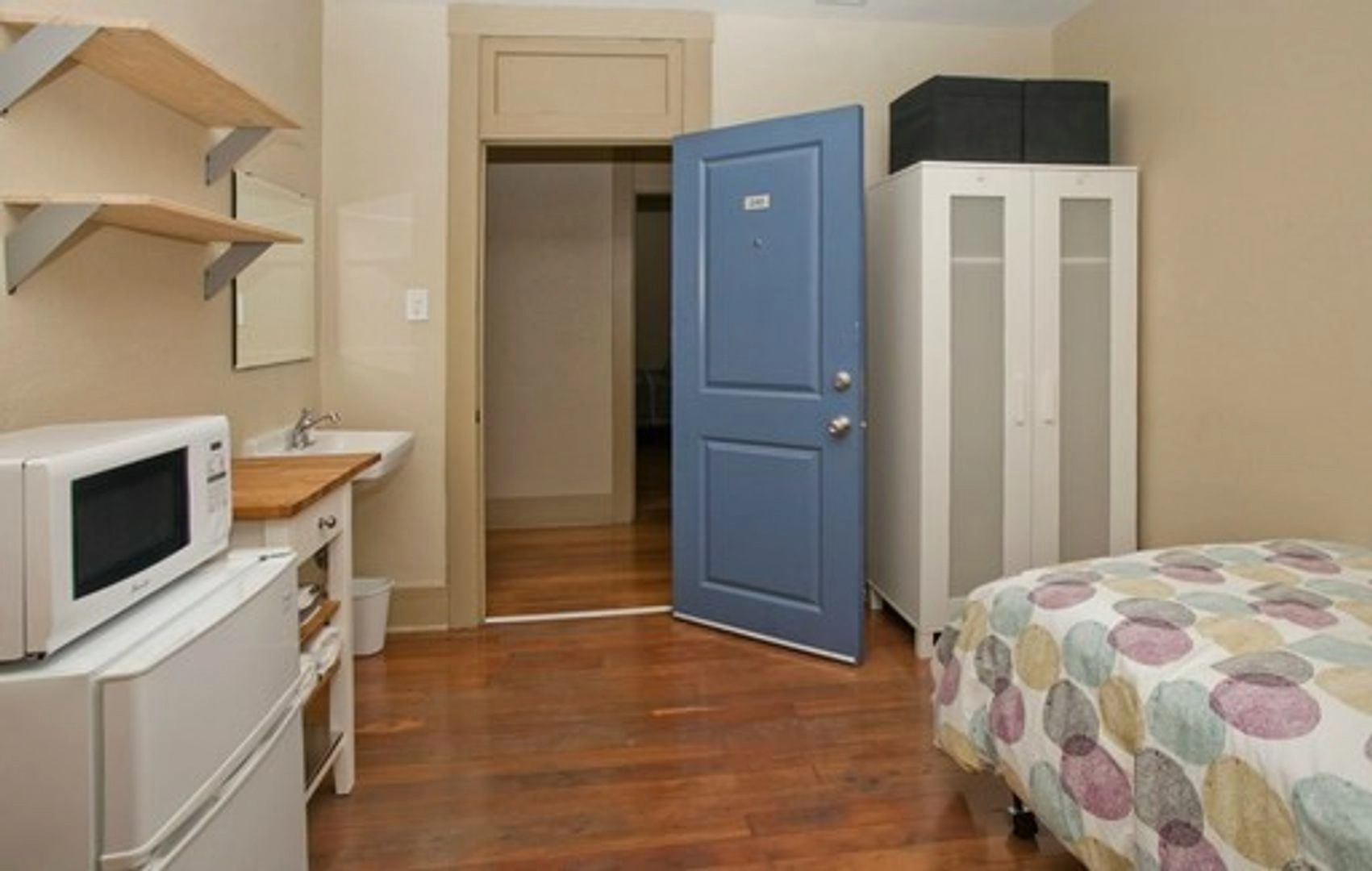 BEAUTIFUL DORMITORY STYLE HOUSING AVAILABLE – TORRANCE!