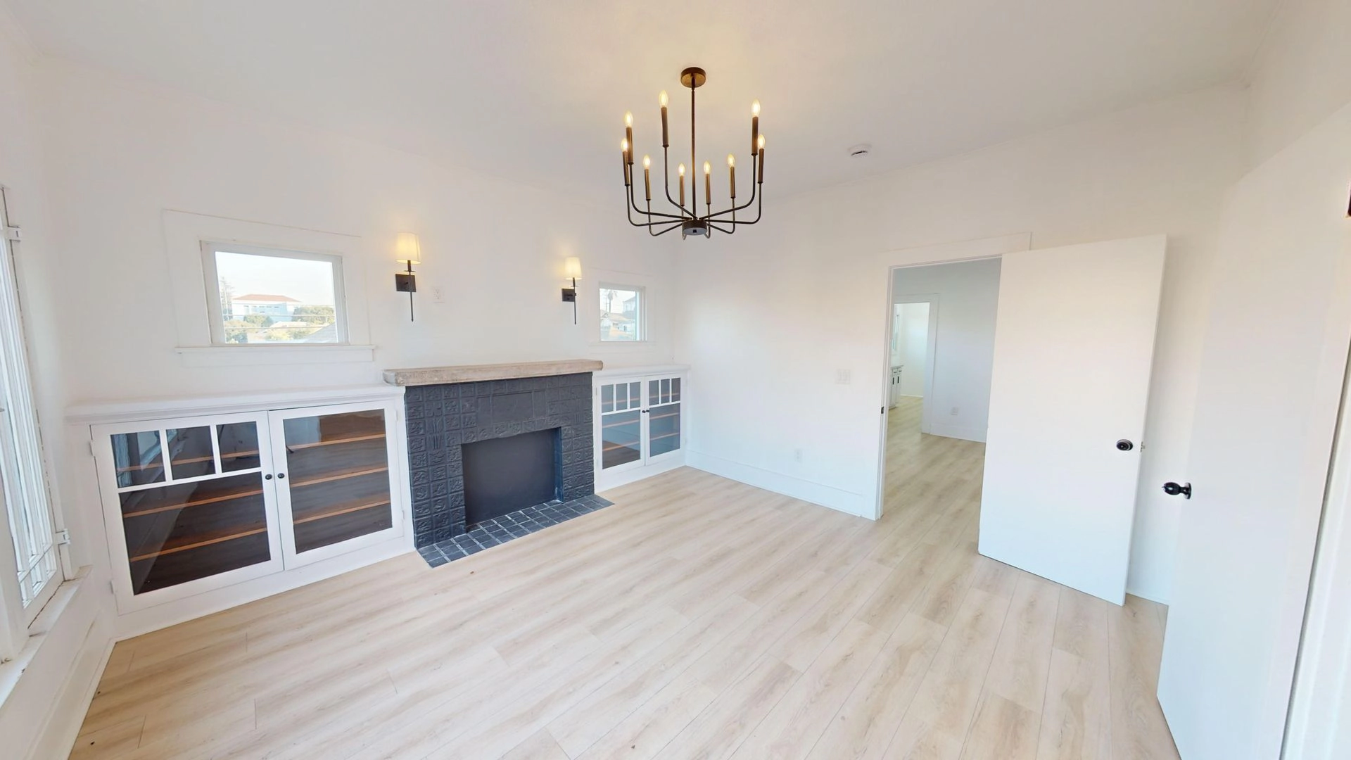 BEAUTIFUL 4 BED UNIT IN LOS ANGELES!