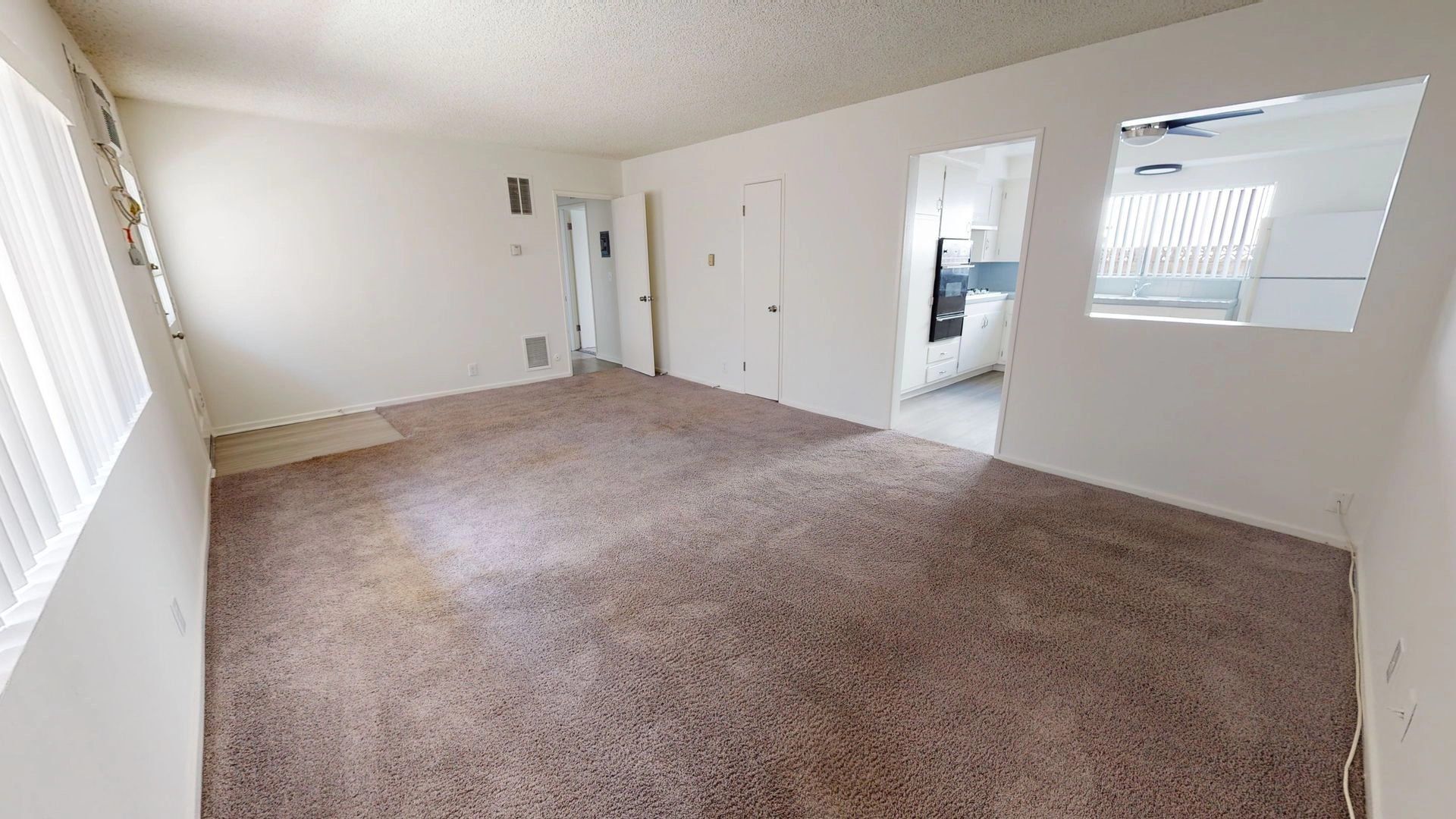 Charming 2 bedroom Apartment in Montrose!!