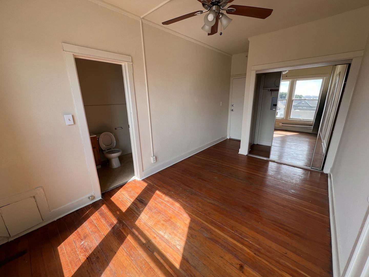 STUDIO/ 1 BA APARTMENT AVAILABLE – LOS ANGELES!