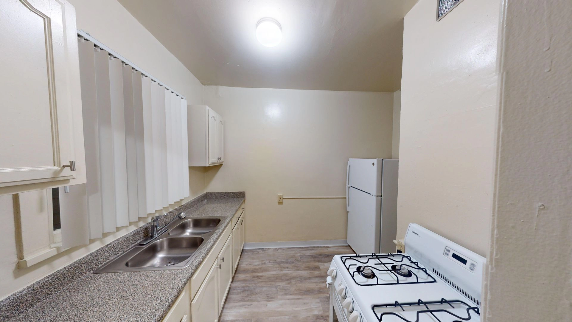 FREE RENT! SINGLE UNIT AVAILABLE IN LOS ANGELES!