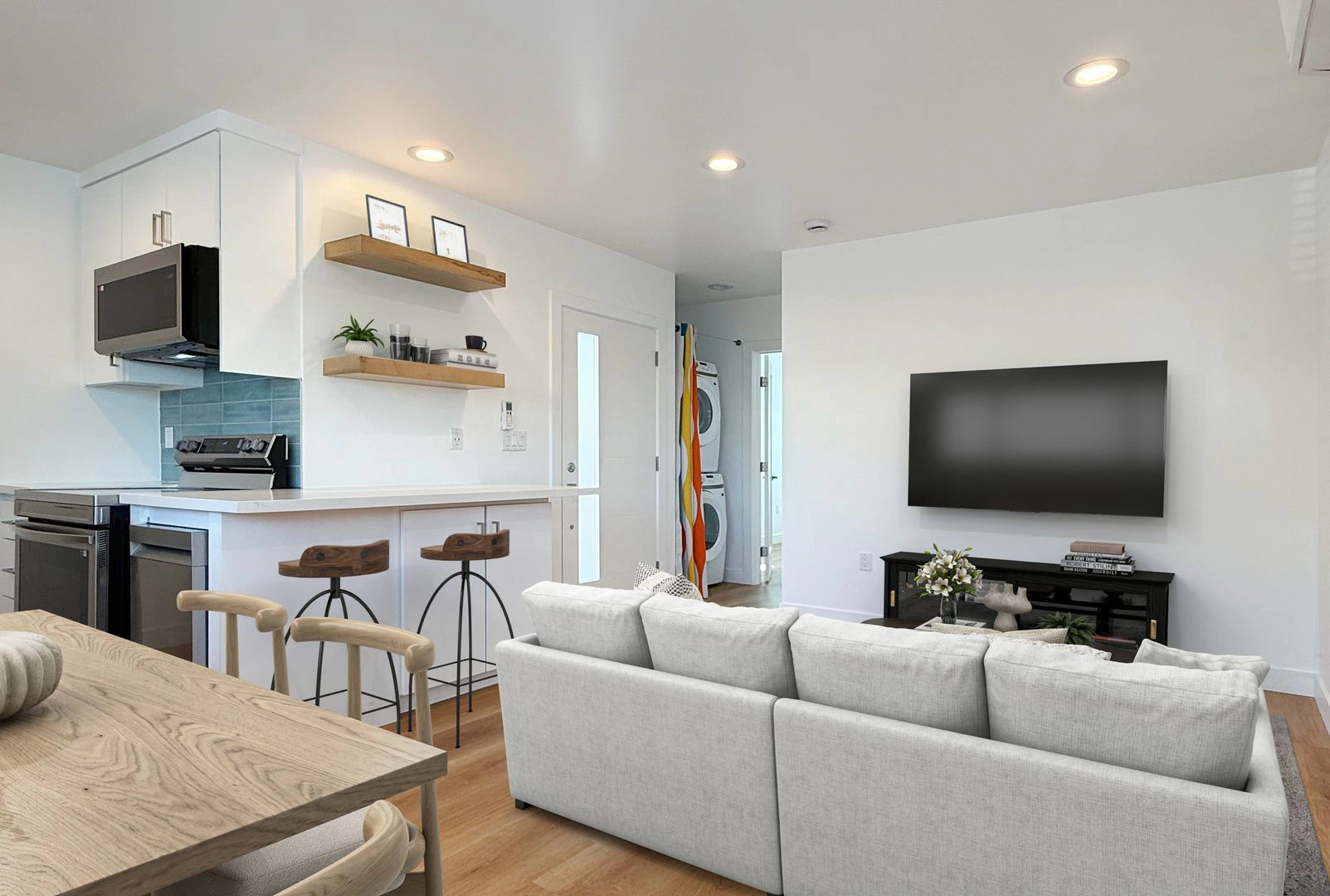 Welcome Home || Cozy 1 Bedroom Bungalow Home